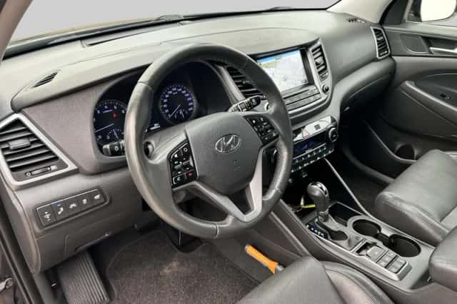 Hyundai Tucson (2016) thumbnail 4