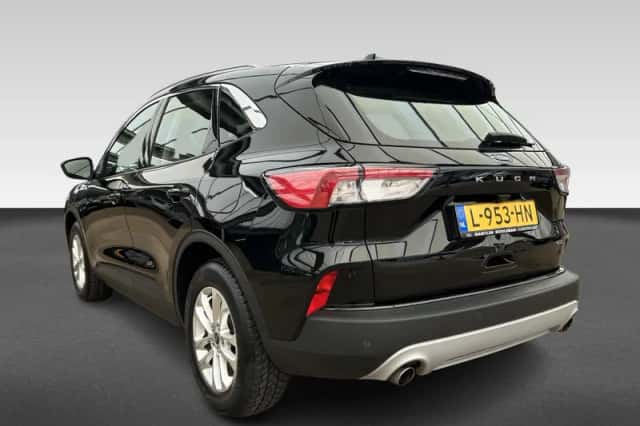 Ford Kuga (2021) thumbnail 3