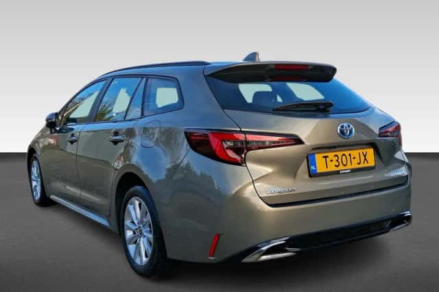 Toyota Corolla (2023) thumbnail 3
