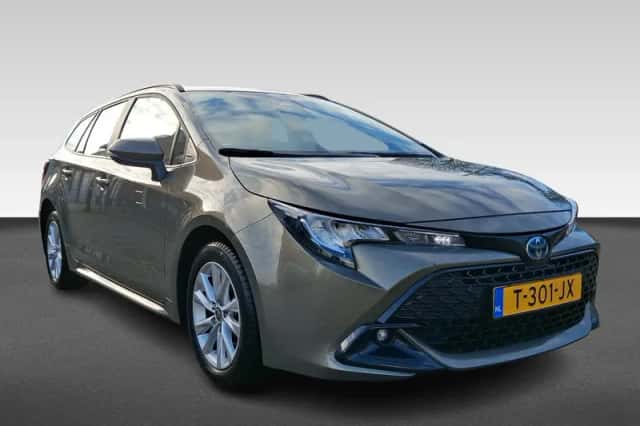 Toyota Corolla (2023) thumbnail 6