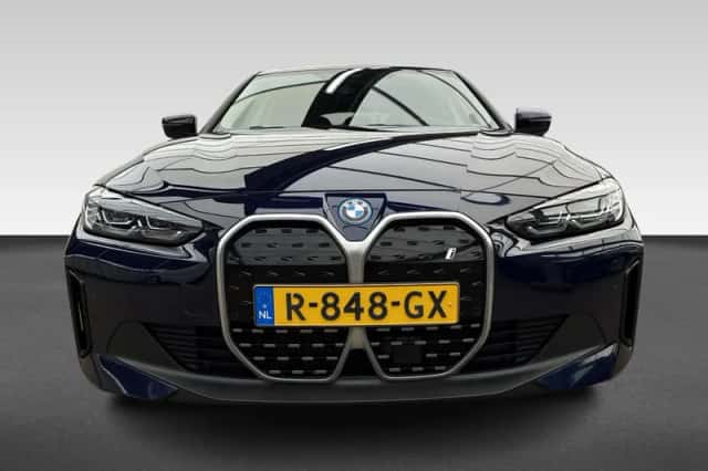 BMW i4 (2022) thumbnail 3