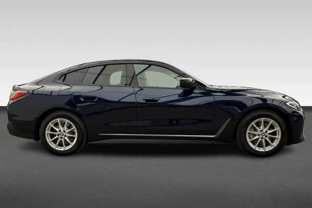 BMW i4 (2022) thumbnail 4