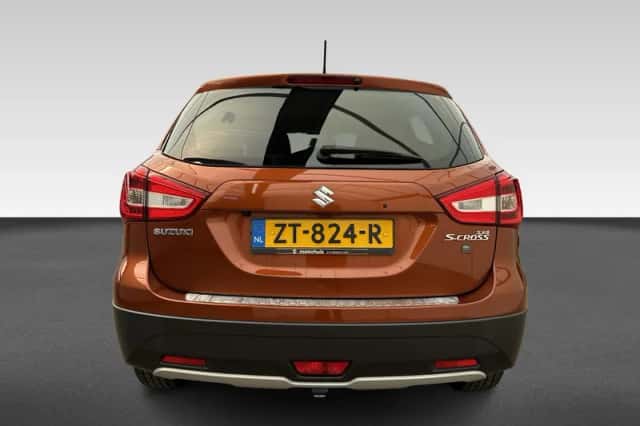 Suzuki S-Cross (2019) thumbnail 3