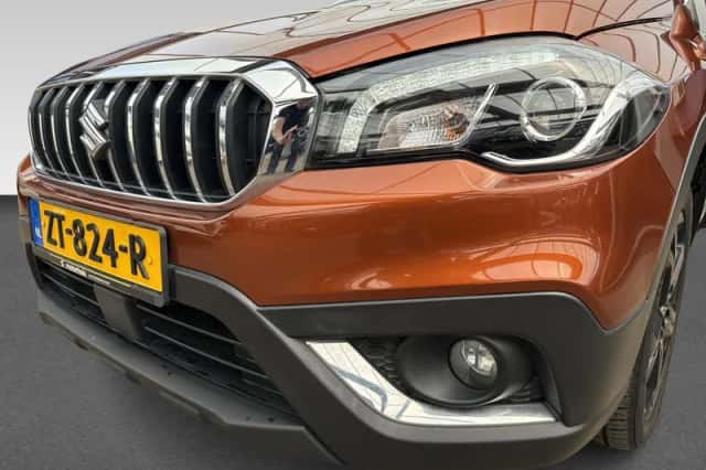 Suzuki S-Cross (2019) thumbnail 5