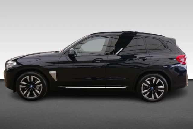 BMW iX3 (2021) thumbnail 2