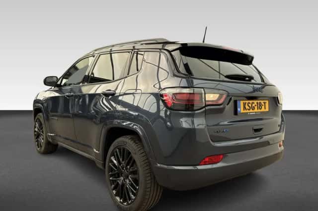 Jeep Compass (2022) thumbnail 3