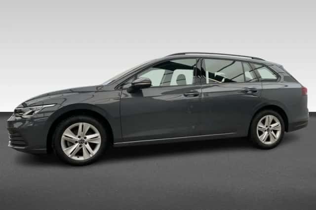 Volkswagen Golf (2022) thumbnail 2