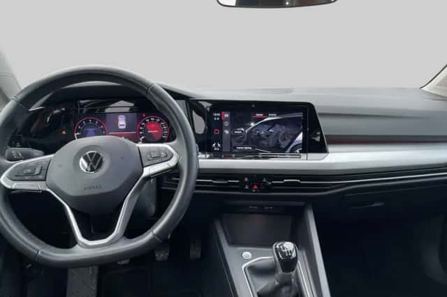 Volkswagen Golf (2022) thumbnail 5