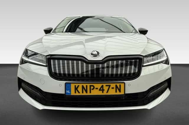 Škoda Superb (2024) thumbnail 4