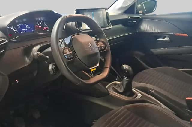 Peugeot 208 (2023) thumbnail 4
