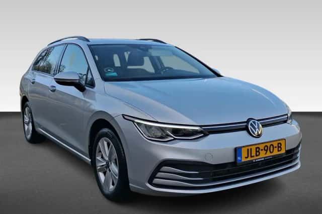 Volkswagen Golf (2022) thumbnail 6