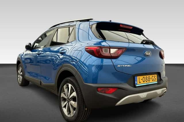 Kia Stonic (2021) thumbnail 3