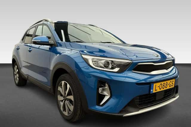 Kia Stonic (2021) thumbnail 5
