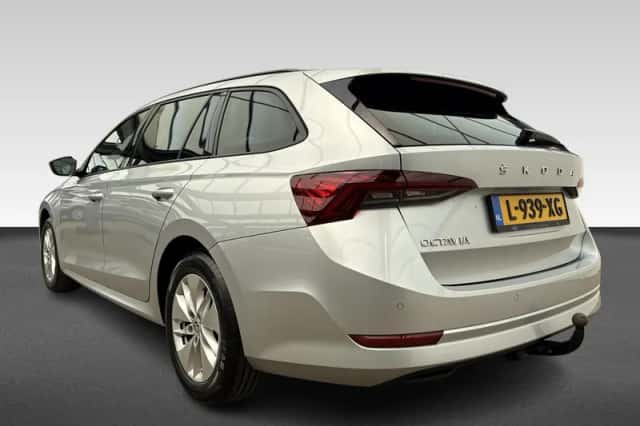 Škoda Octavia (2021) thumbnail 3