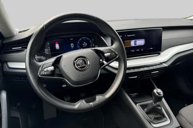 Škoda Octavia (2021) thumbnail 5