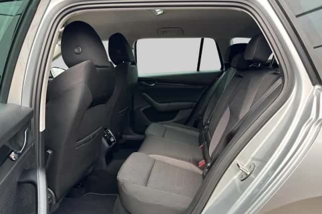 Škoda Octavia (2021) thumbnail 6