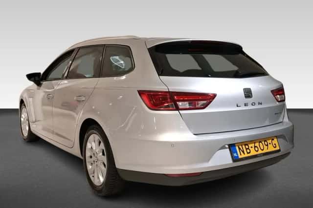 SEAT Leon (2017) thumbnail 3