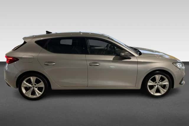 SEAT Leon (2021) thumbnail 5