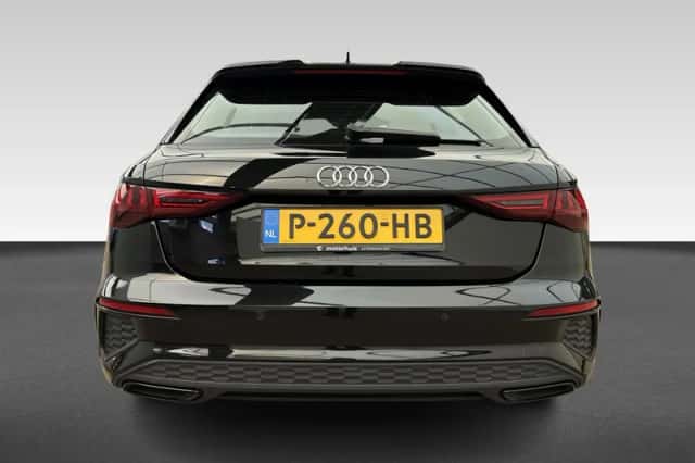 Audi A3 (2022) thumbnail 2