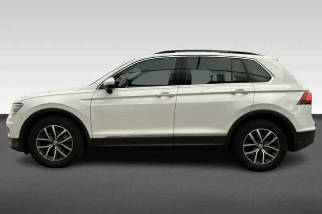 Volkswagen Tiguan (2017) thumbnail 2