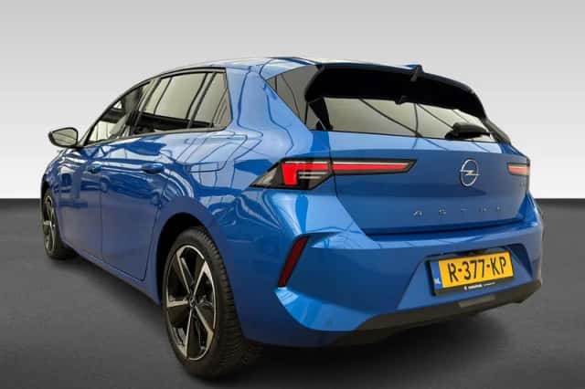 Opel Astra (2022) thumbnail 3