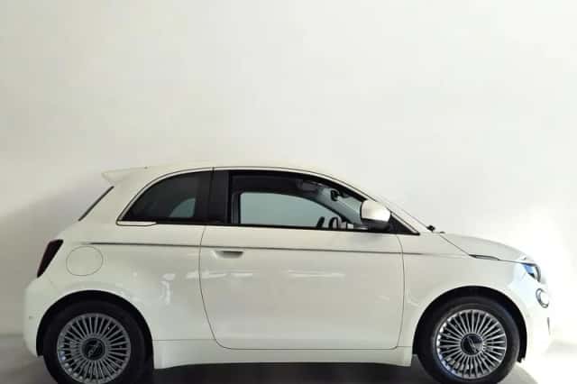 Fiat 500e (2025) thumbnail 4
