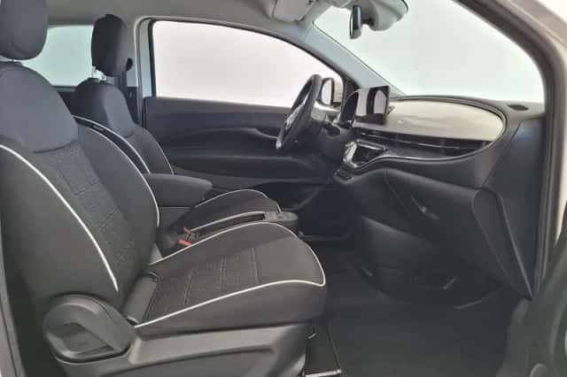 Fiat 500e (2025) thumbnail 5