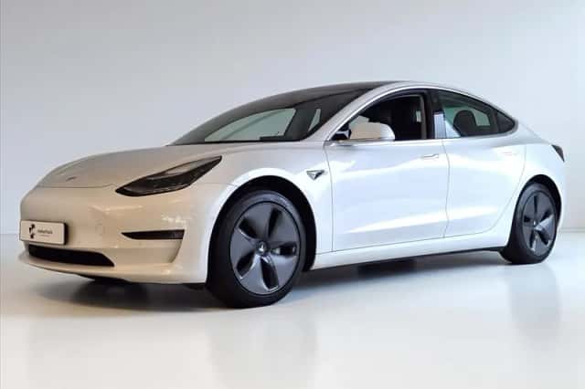 Tesla Model 3 (2020) thumbnail 1