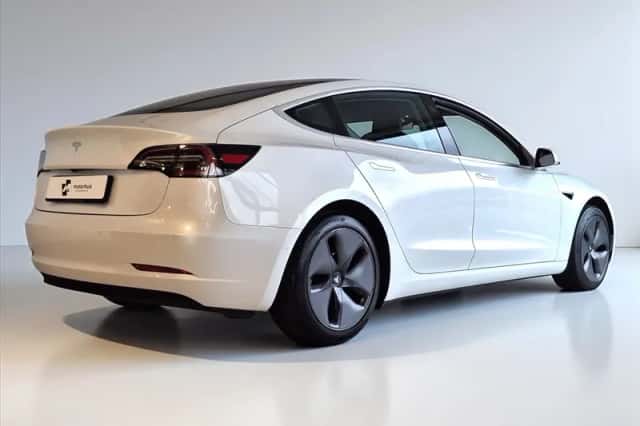 Tesla Model 3 (2020) thumbnail 2