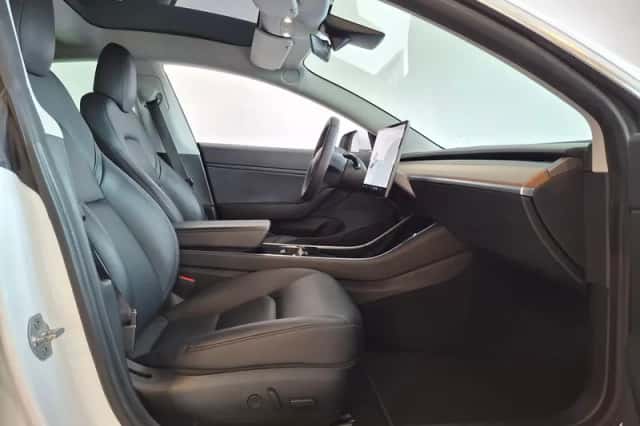 Tesla Model 3 (2020) thumbnail 6
