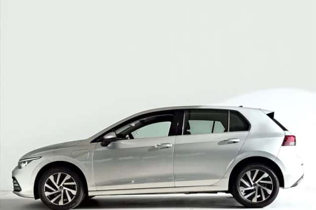Volkswagen Golf (2022) thumbnail 5