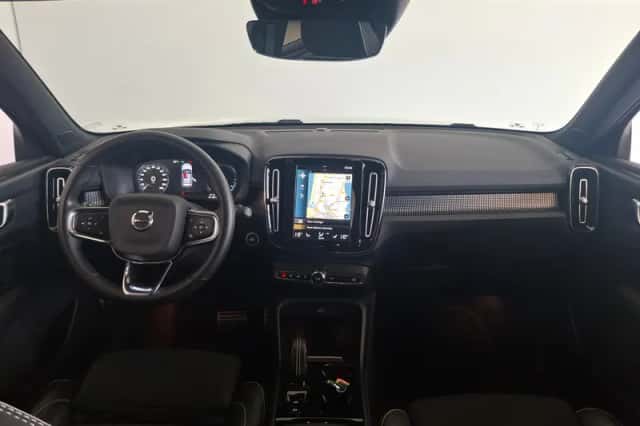 Volvo XC40 (2022) thumbnail 4