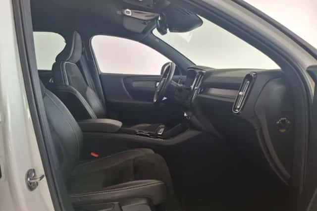 Volvo XC40 (2022) thumbnail 6