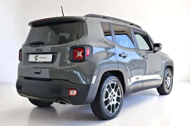 Jeep Renegade (2022) thumbnail 2