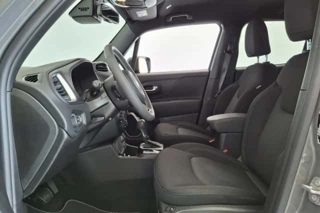 Jeep Renegade (2022) thumbnail 3