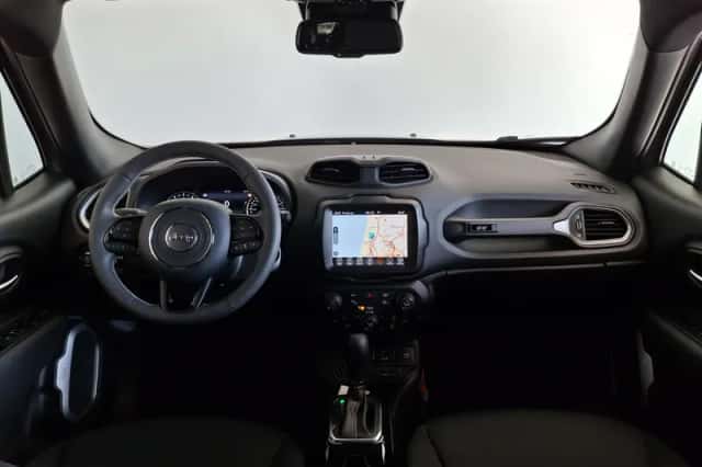 Jeep Renegade (2022) thumbnail 4