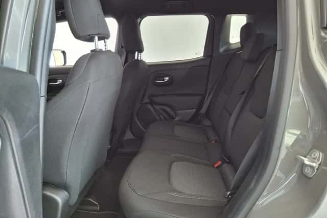 Jeep Renegade (2022) thumbnail 6