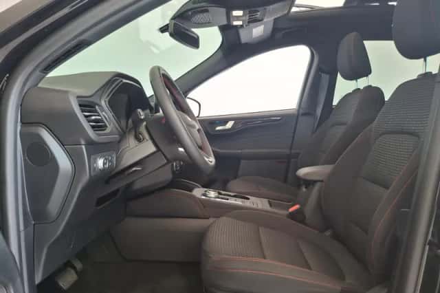 Ford Kuga (2022) thumbnail 3
