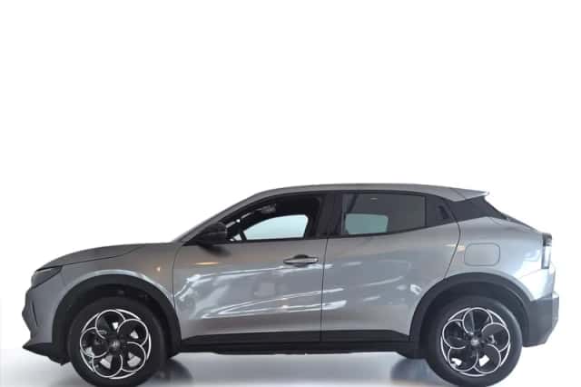 Alfa Romeo Junior (2025) thumbnail 5