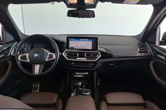 BMW iX3 (2022) thumbnail 4