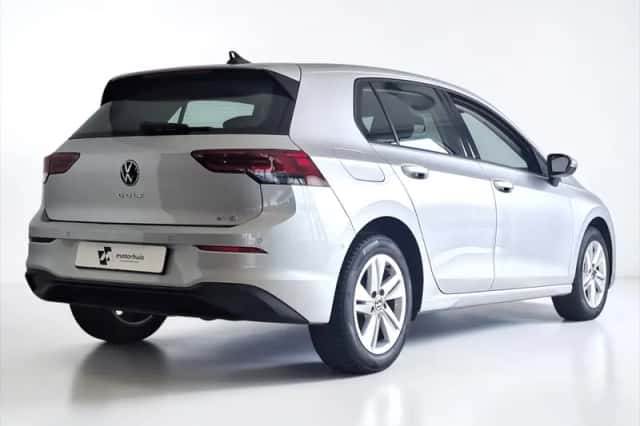 Volkswagen Golf (2020) thumbnail 2