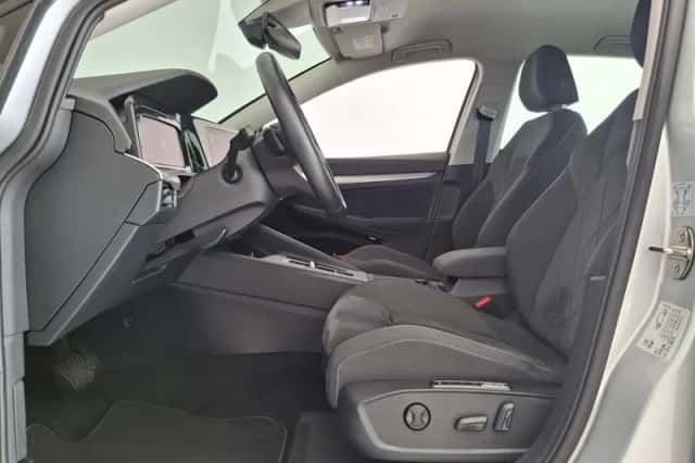 Volkswagen Golf (2020) thumbnail 3