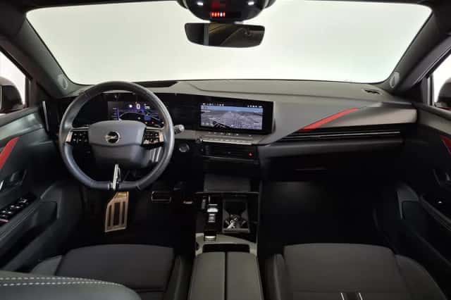 Opel Astra (2022) thumbnail 4