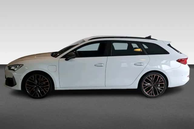 CUPRA Leon Sportstourer (2024) thumbnail 2