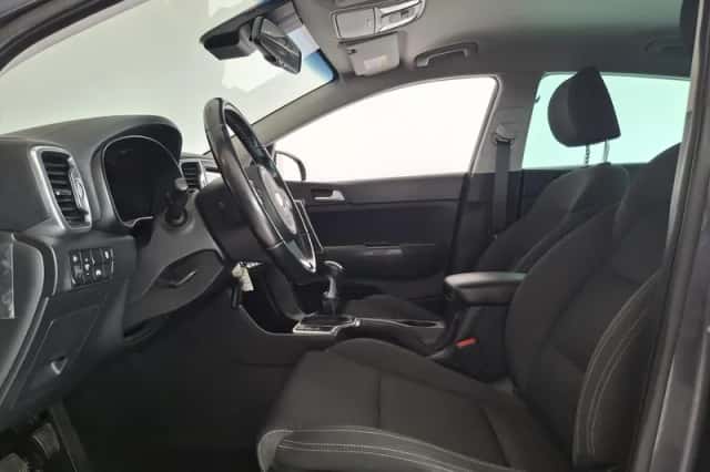 Kia Sportage (2016) thumbnail 3