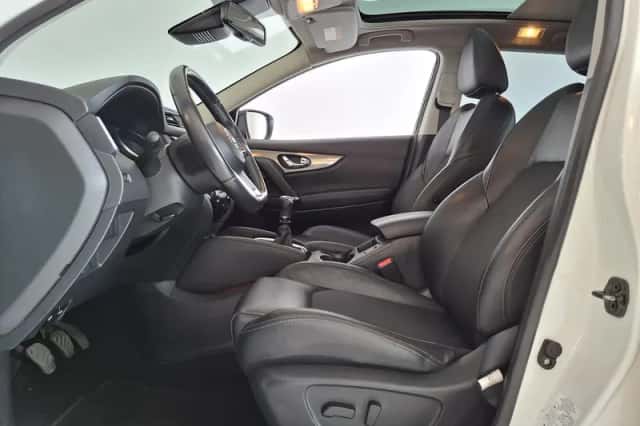 Nissan Qashqai (2018) thumbnail 3