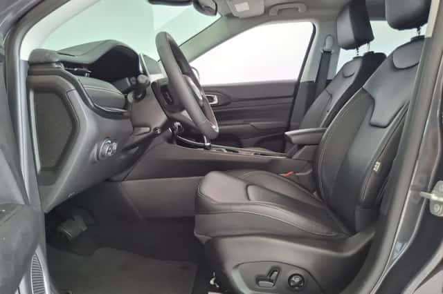 Jeep Compass (2025) thumbnail 3