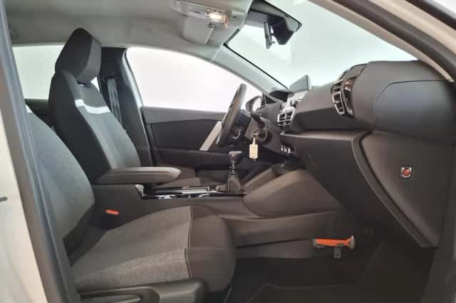 Citroën C4 (2023) thumbnail 5