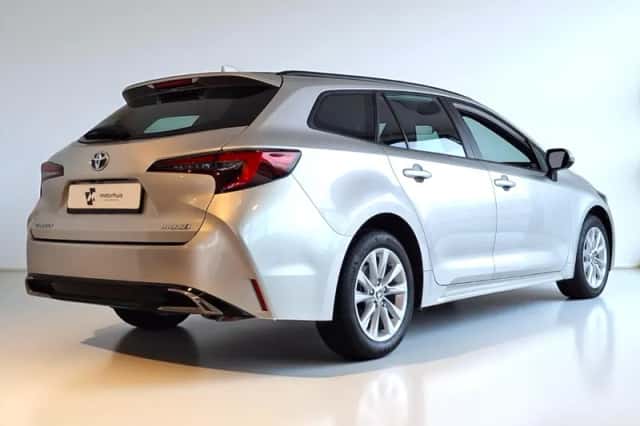 Toyota Corolla (2023) thumbnail 2