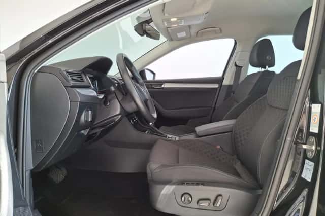 Škoda Superb (2022) thumbnail 3